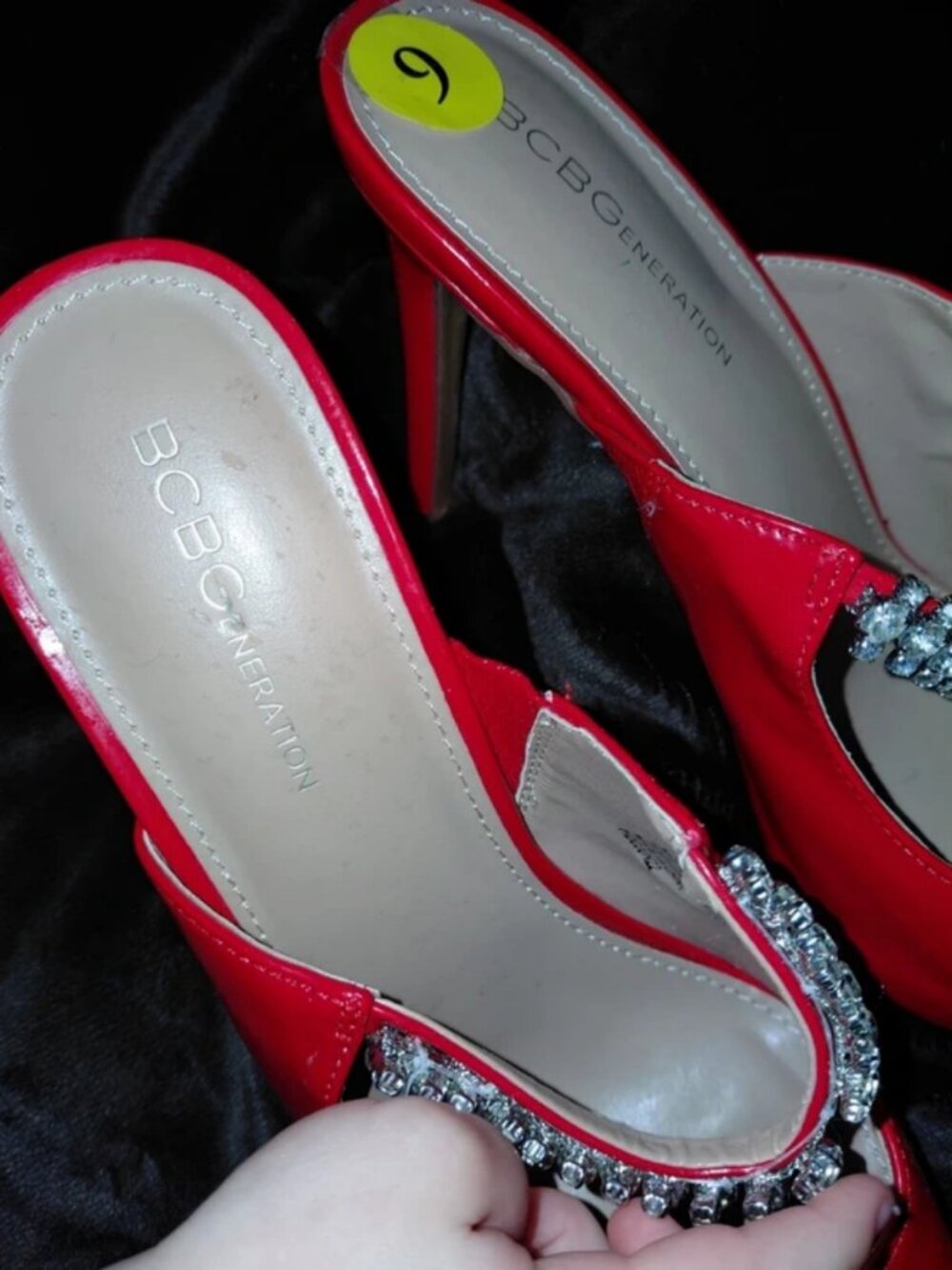 Red heels - Picture 2 of 3